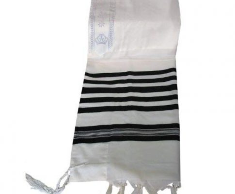 Traditional Wool Tallit in Black and White Stripes Review